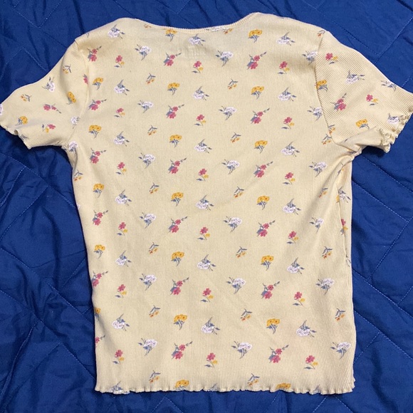 Floral Top With Ruffle Trim - Picture 5 of 5